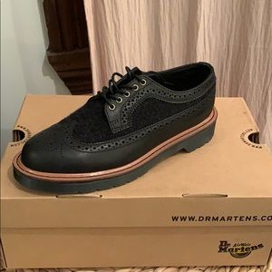 Wing tip Dr Martens